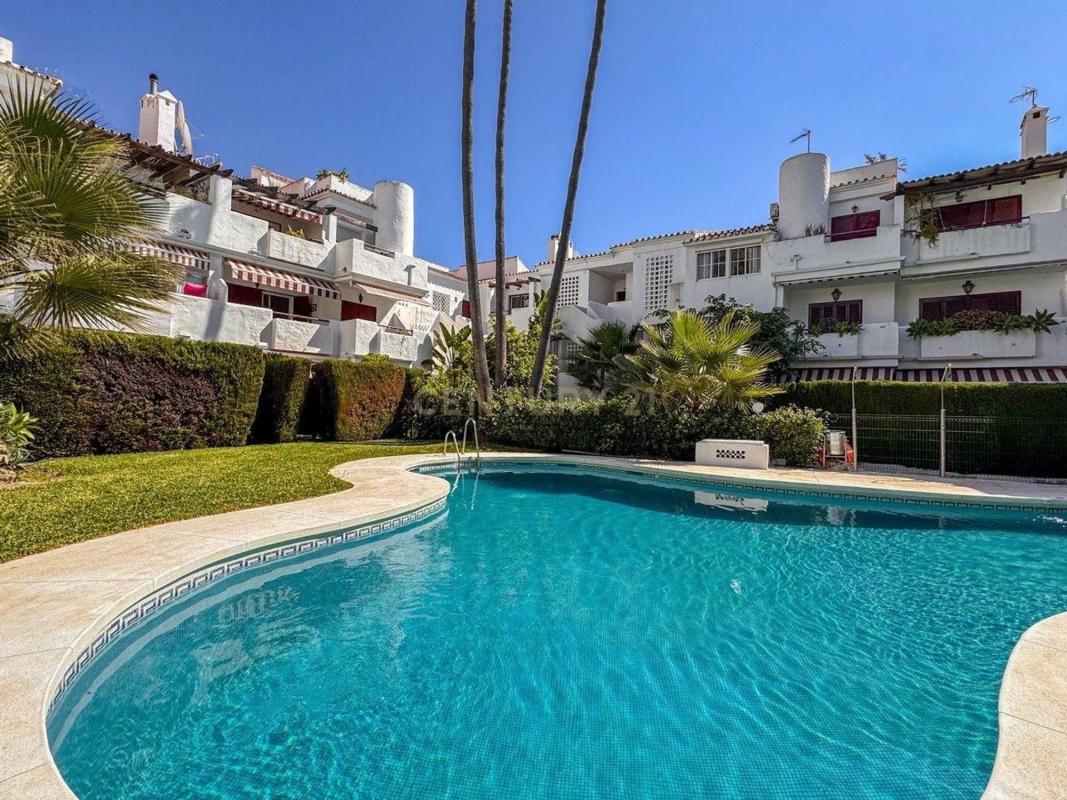 Продажа пентхауса на Ático en Calle Hinojo, 1, Bel-Air, Estepona, Эстепона photo 1
