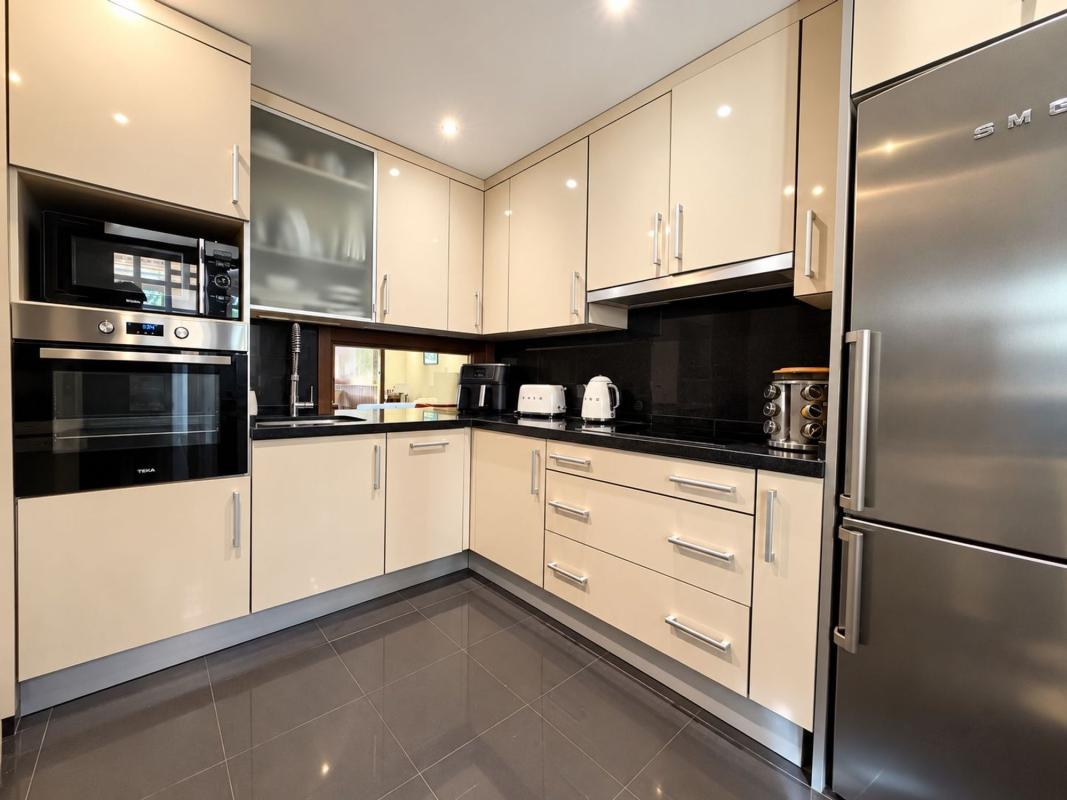 Venta de piso en Piso en Los Pinillos Ii, 40, Kempinski, Estepona, Estepona
photo 2