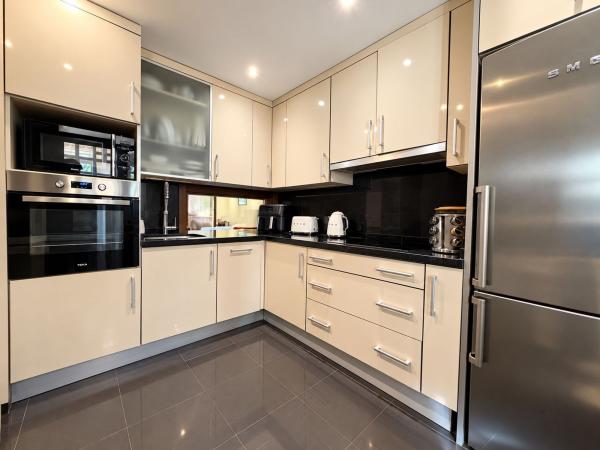 Venta de piso en Piso en Los Pinillos Ii, 40, Kempinski, Estepona, Estepona
 photo 2
