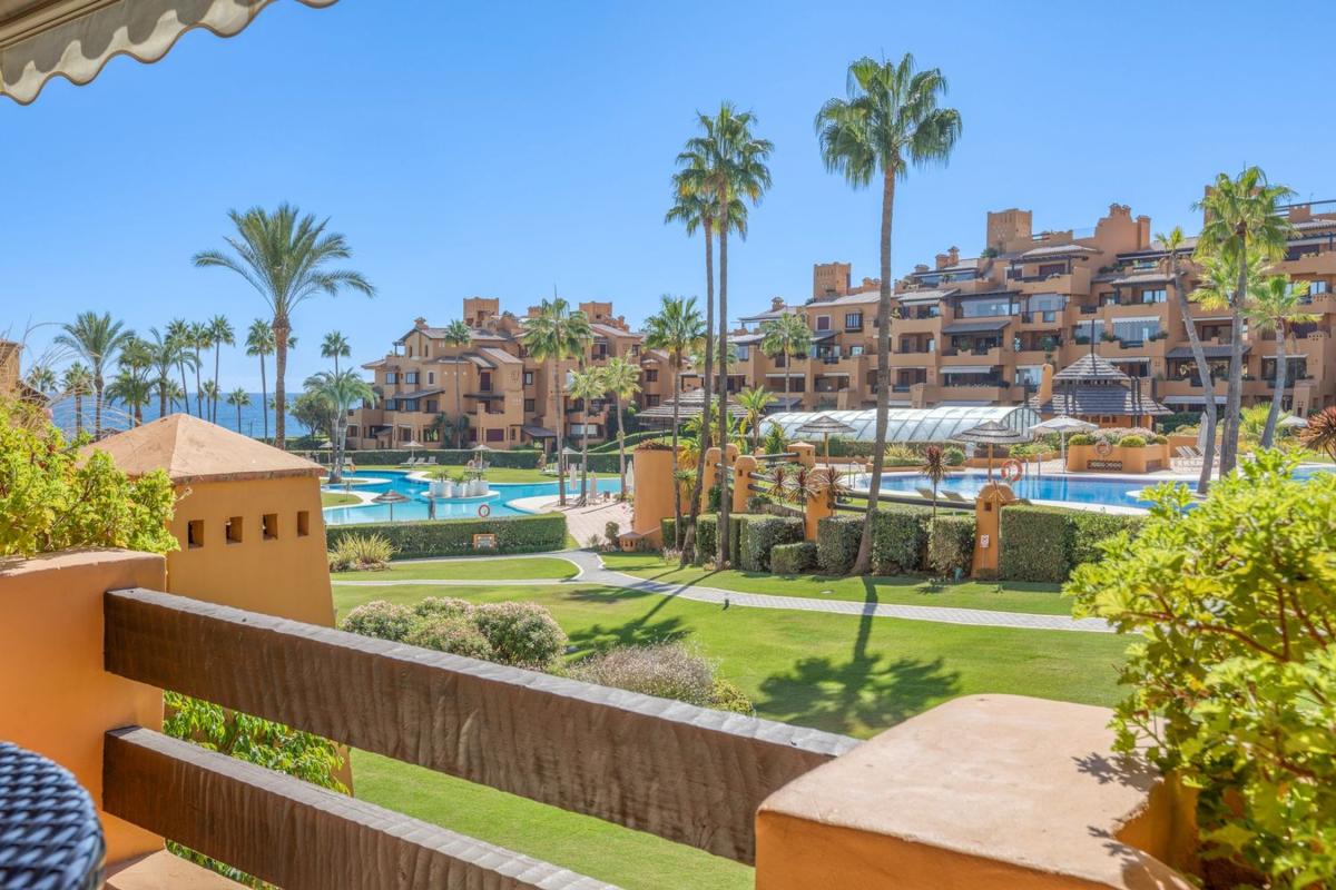 Sprzedaż mieszkania w Piso en Mare Nostrum, Punta Plata, Estepona, Estepona
photo 1
