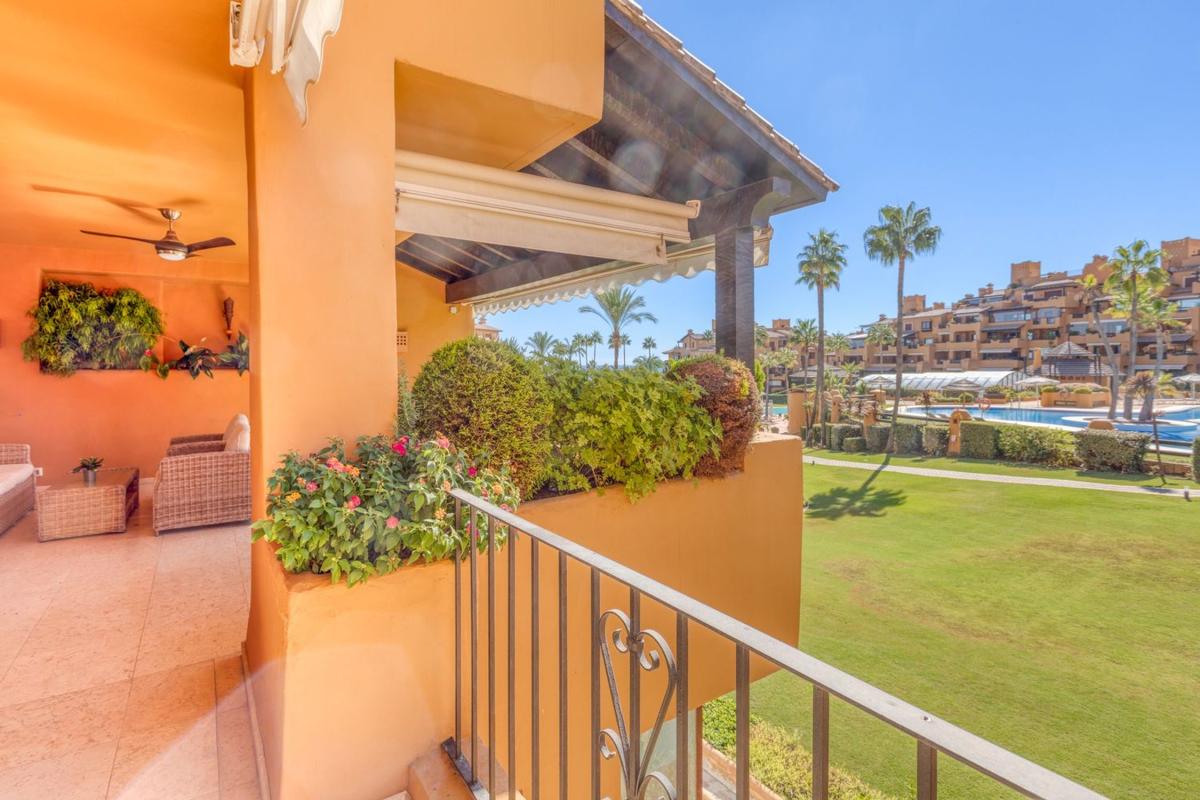 Sprzedaż mieszkania w Piso en Mare Nostrum, Punta Plata, Estepona, Estepona
photo 2
