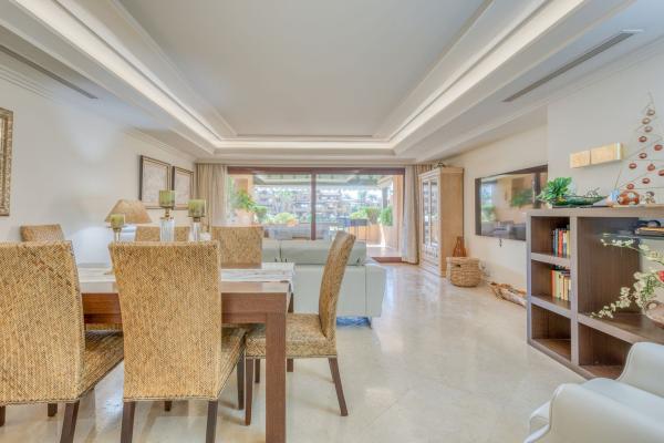 Venta de piso en Piso en Mare Nostrum, Punta Plata, Estepona, Estepona
 photo 3