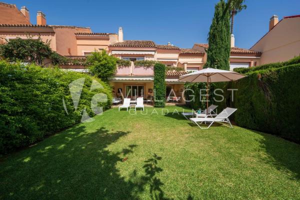 Chalet adosado en Calle 14, Guadalmina Baja, Marbella photo 1