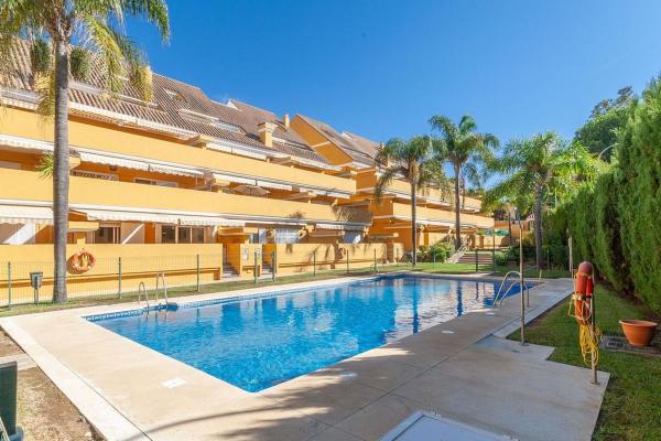 Venta de piso en Piso en Avenida de Las Antillas, Romana Playa, Marbella, Marbella
photo 1