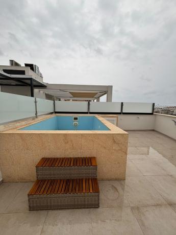 Аттик на продажу в  Ático en Zona Calvario, Estepona, Эстепона photo 2