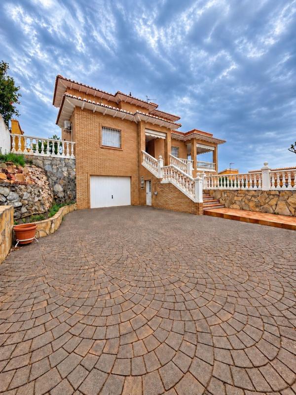 Недвижимость на продажу и в аренду в Испании photo 3