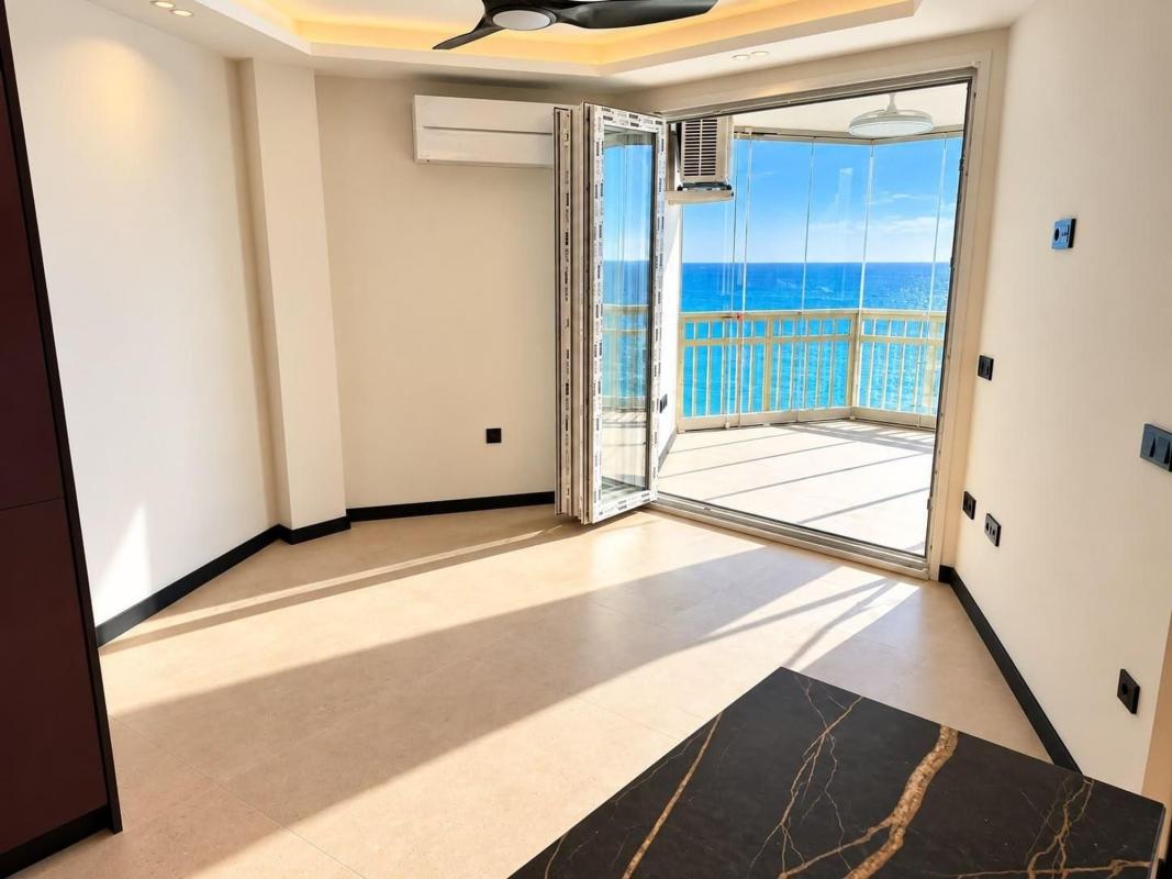 Sale of apartment in Piso en Paseo Marítimo Rey de España, Zona Puerto Deportivo, Fuengirola, Fuengirola
 photo 3