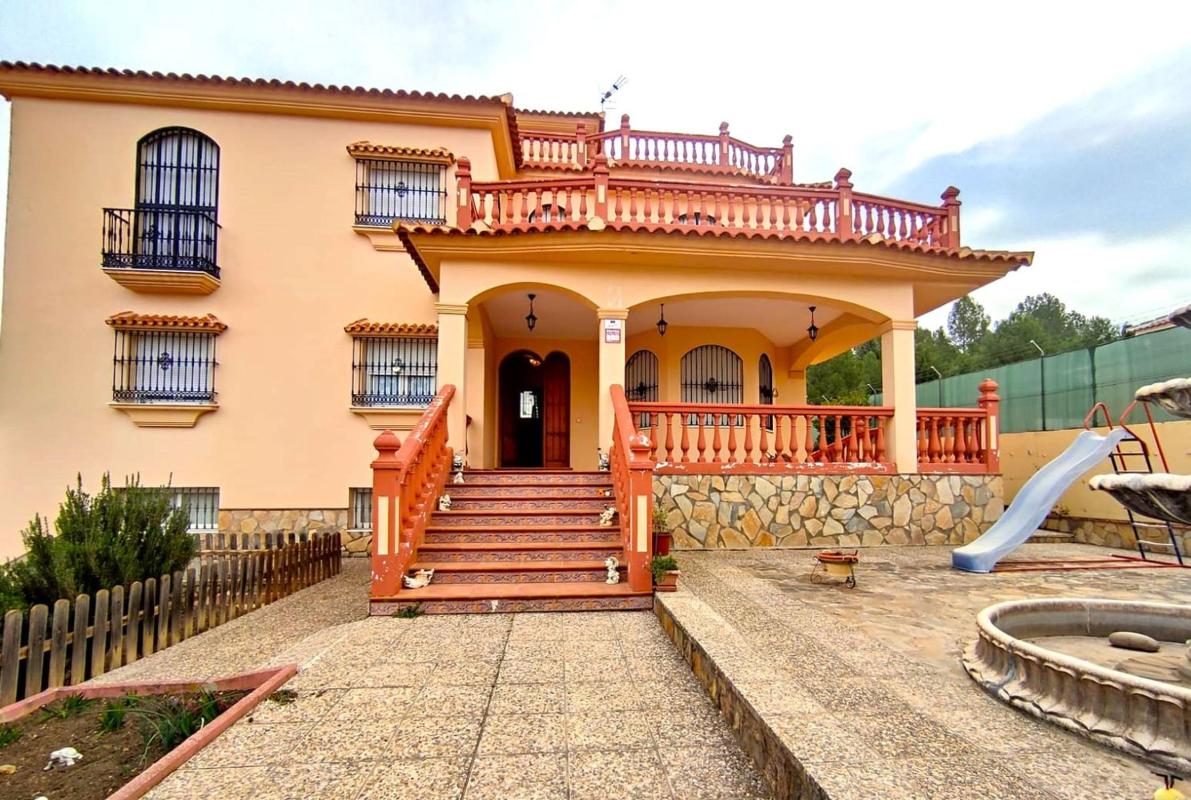 Properties for sale and rent in Spain photo 3