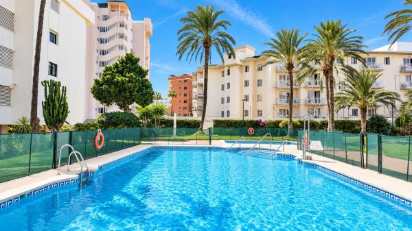 Sale of flat in Piso en Calle Salvador Allende, La Carihuela - Los Nidos, Torremolinos, Torremolinos
photo 1