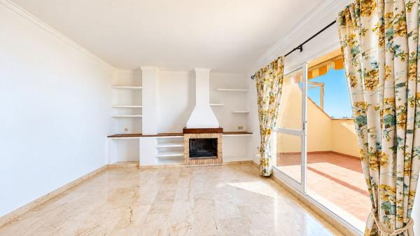 Аттик на продажу в  Ático en Calle Maestra Ángeles Aspiazu, Centro Ciudad, Fuengirola, Фуэнхирола photo 4