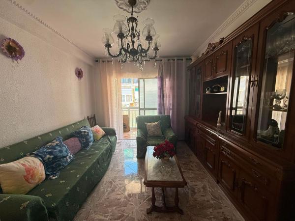 Venta de piso en Piso en Calle Poeta Ximénez Molina, La Florida - Parque norte, Málaga, Málaga
thumbnail 2