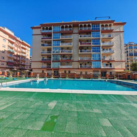 Venta de piso en Piso en Calle Hermanos Galan Casero, 13, Los Boliches, Fuengirola, Fuengirola
photo 1