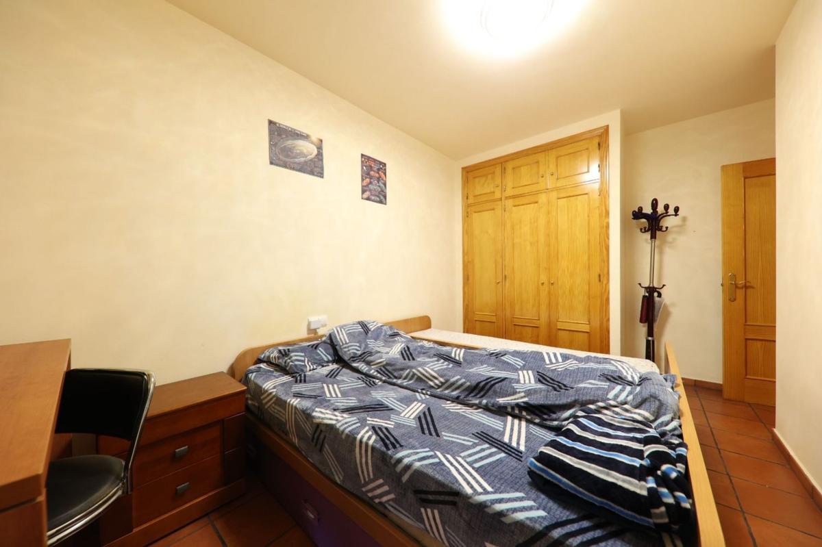 Sale of apartment in Piso en Calle Hermanos Galan Casero, 13, Los Boliches, Fuengirola, Fuengirola
photo 5