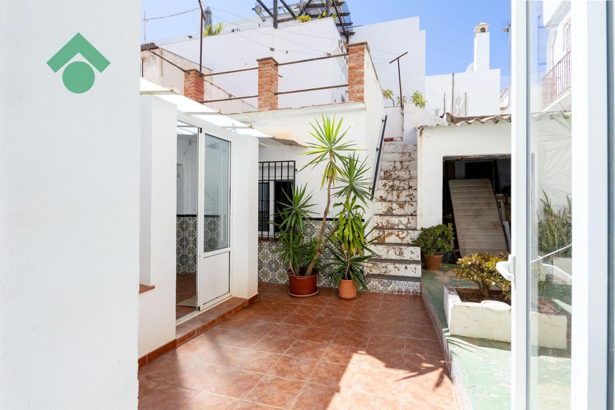 Properties for sale and rent in Spain photo 5