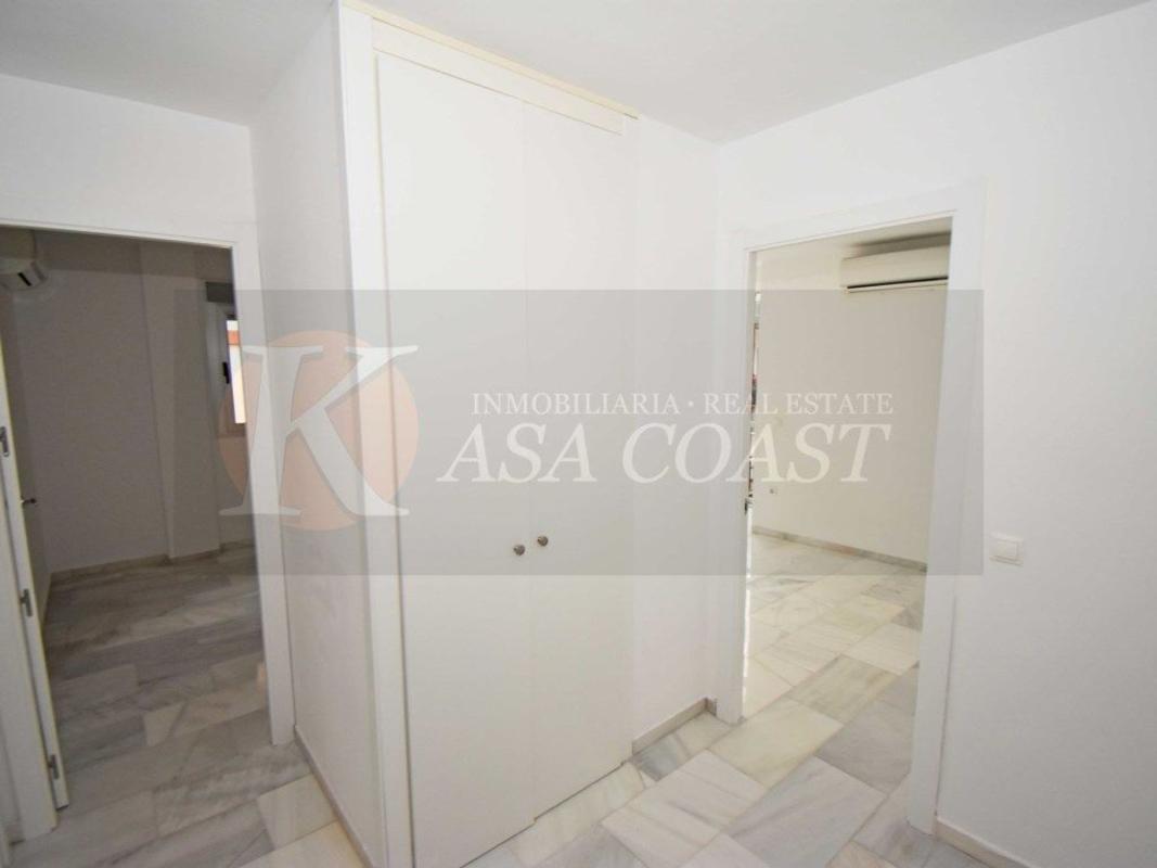 Sale of apartment in Piso en Zona Puerto Deportivo, Fuengirola, Fuengirola
photo 2