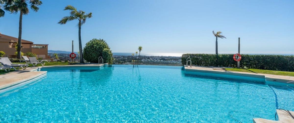 Venta de piso en Piso en Calle Torre Bermeja, 4, El Paraíso, Benahavís, Benahavís
 photo 2