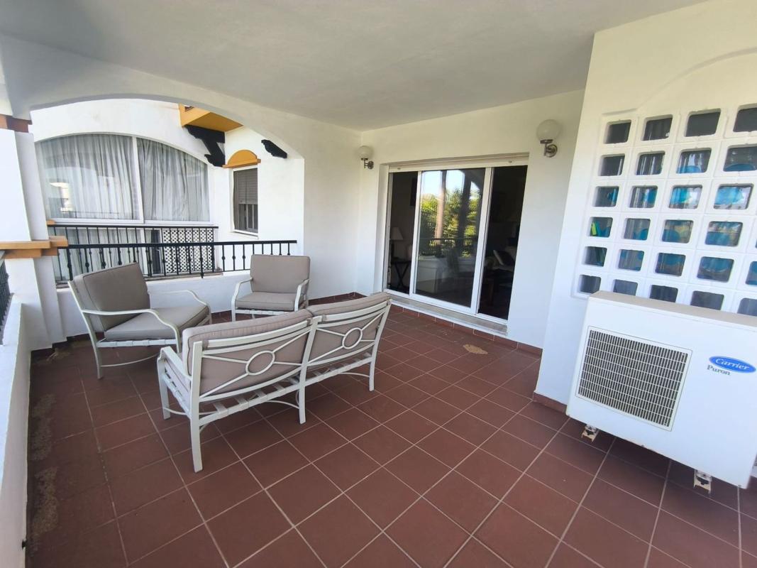 Venta de piso en Piso en urbanizacion dama de noche s/n, La Dama de Noche-La Alzambra, Marbella, Marbella
photo 1