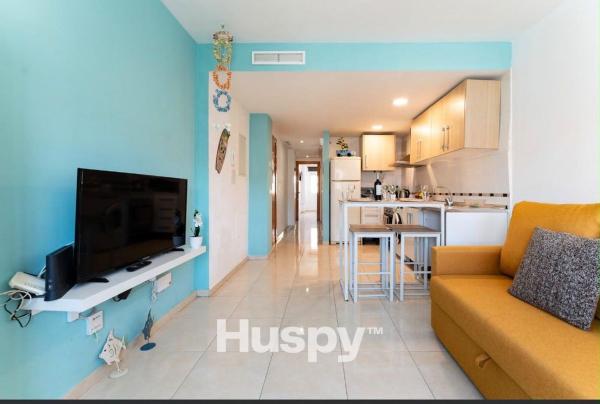 Venta de piso en Piso en Calle Sancti Espíritu, Polígonos - Recinto Ferial, Málaga, Málaga
 photo 2