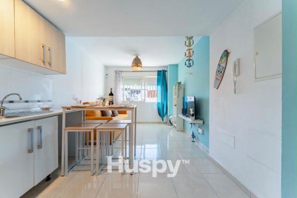 Venta de piso en Piso en Calle Sancti Espíritu, Polígonos - Recinto Ferial, Málaga, Málaga
 photo 4