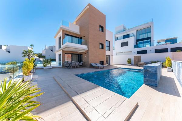 Casa o chalet independiente en Calle Ana María Matute s/n, Dehesa de Campoamor, Orihuela photo 1