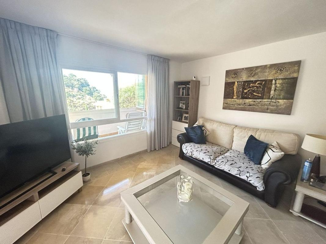 Sale of apartment in Piso en Calle Huelva de Calahonda, Sitio de Calahonda, Mijas, Mijas
 photo 2