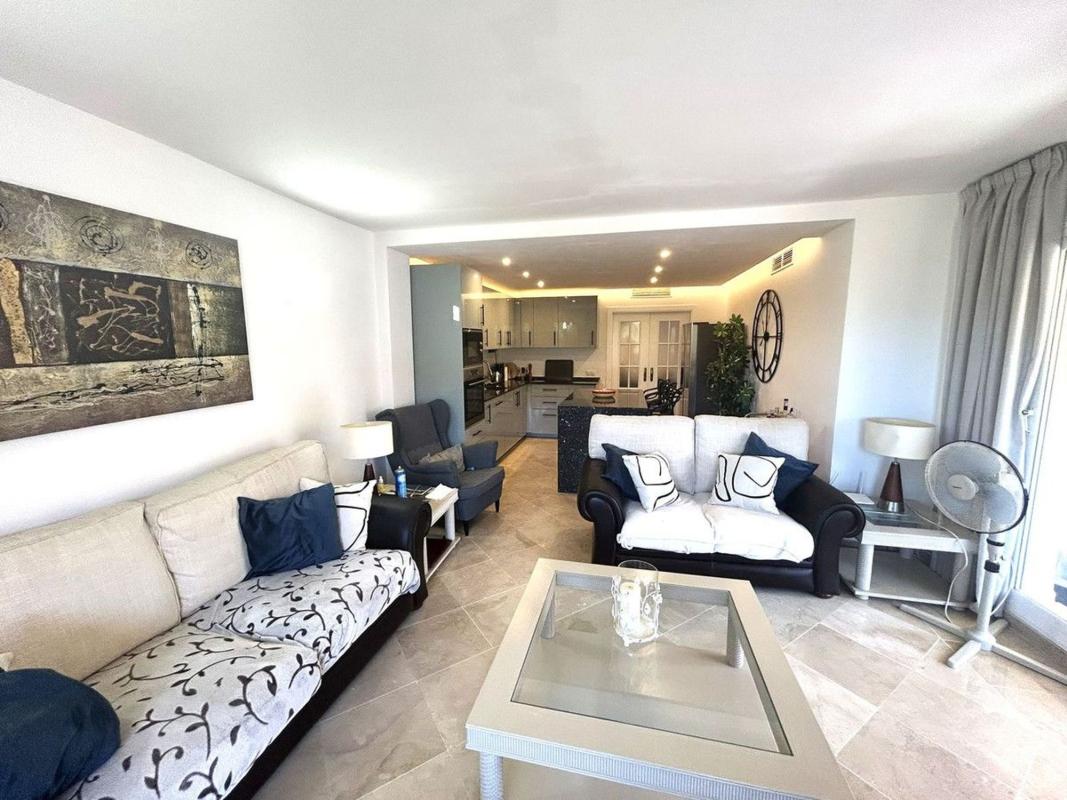Sale of apartment in Piso en Calle Huelva de Calahonda, Sitio de Calahonda, Mijas, Mijas
 photo 3