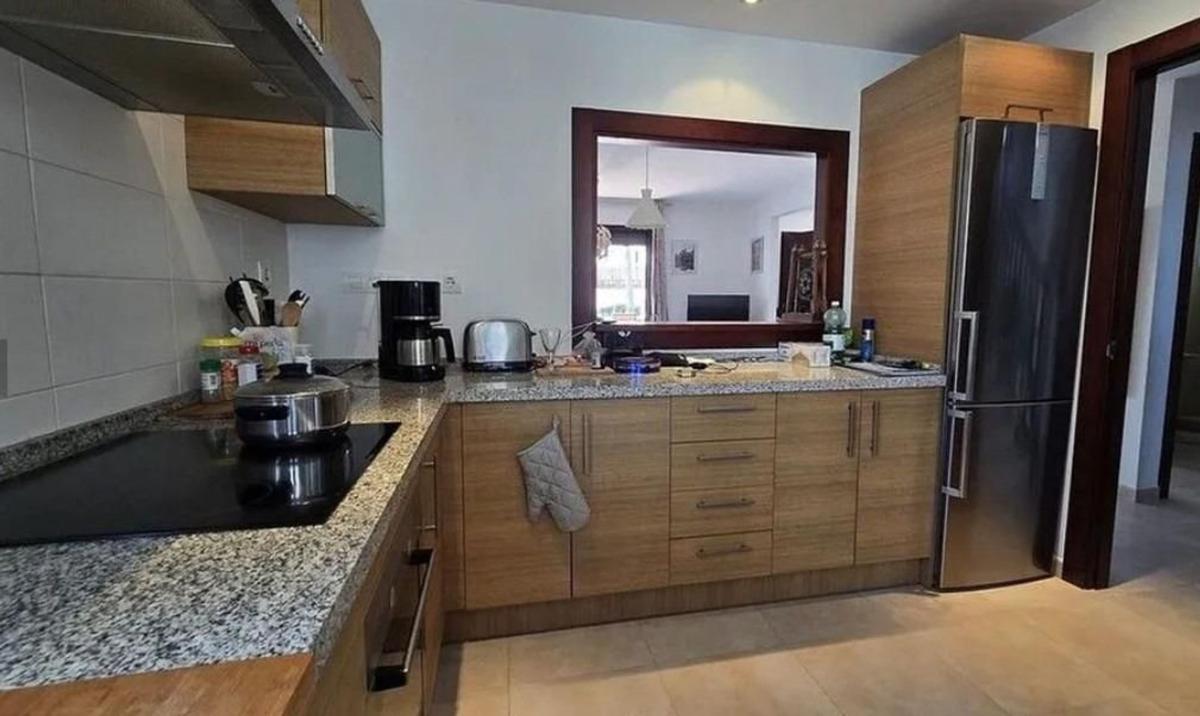 Venta de piso en Piso en Alto de los Monteros, Marbella, Marbella
photo 5