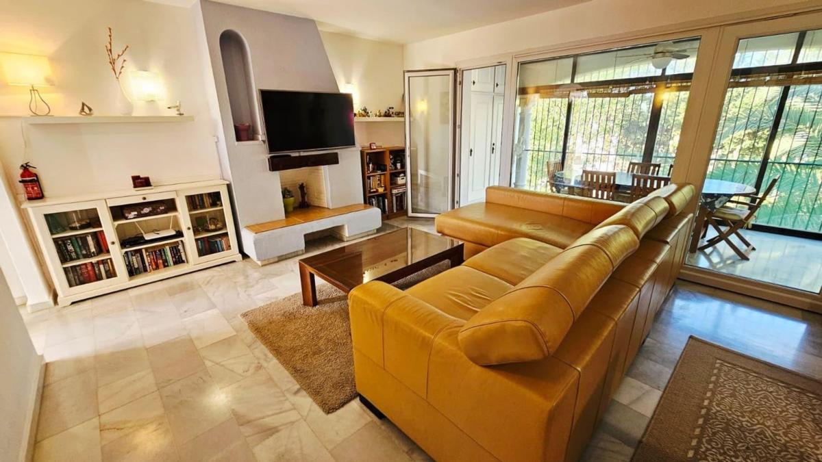 Venta de piso en Piso en Urbanizacion Patio Los Naranjos, Paraiso-Barronal, Estepona, Estepona
 photo 5