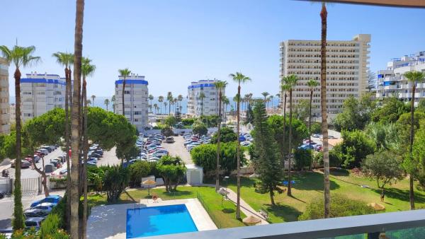 Продажа квартиры на Piso en Calle Le Corbusier, Cortijo Torrequebrada, Benalmádena, Бенальмадена
thumbnail 2