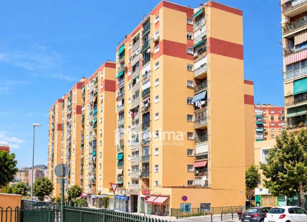 Venta de piso en Piso en Mangas Verdes - Las Flores, Málaga, Málaga
photo 1