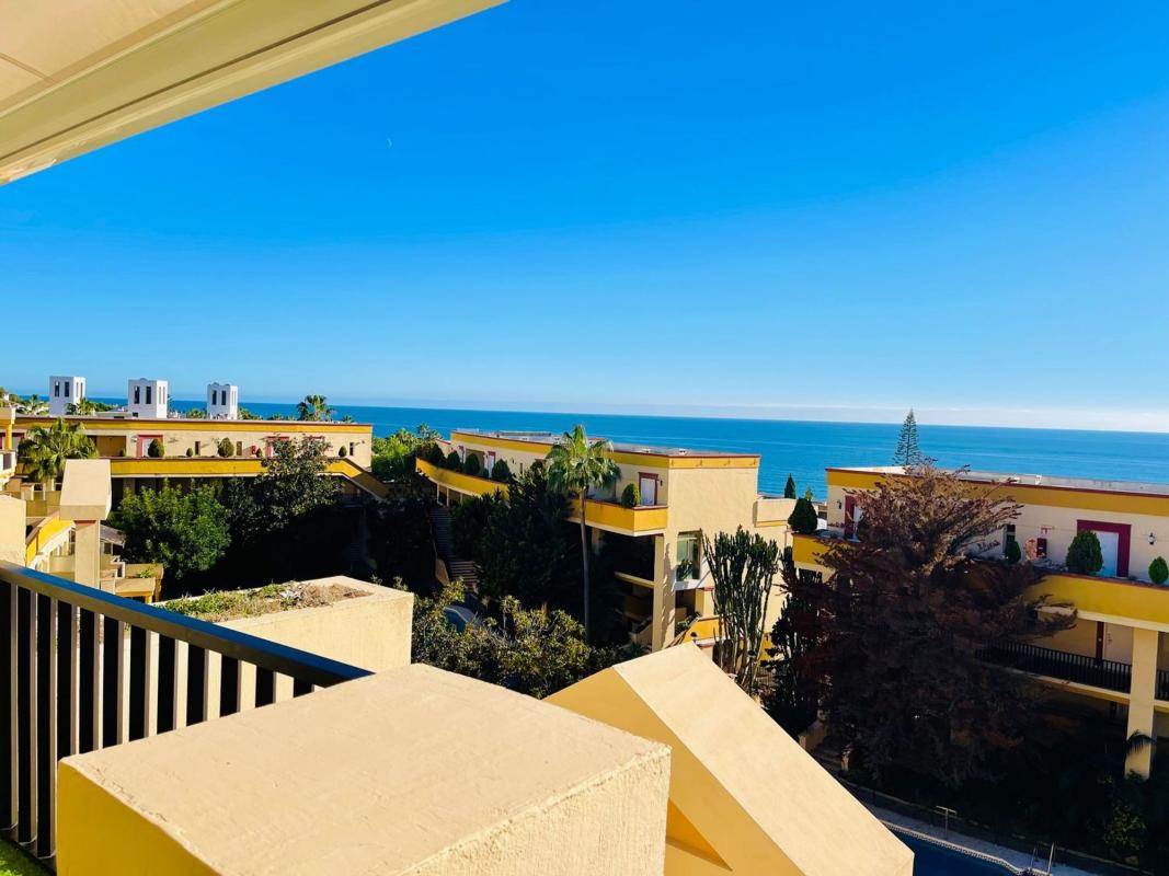Продажа пентхауса на  Ático en Avenida Jardines de las Golondrinas, 1, Romana Playa, Marbella, Марбелла photo 2