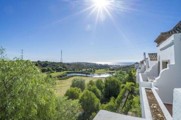Chalet adosado en Valle Romano Golf, Estepona thumbnail 2