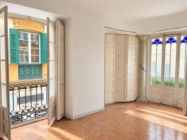 Venta de piso en Piso en Calle Luis de Velázquez, Centro Histórico, Málaga, Málaga
thumbnail 2
