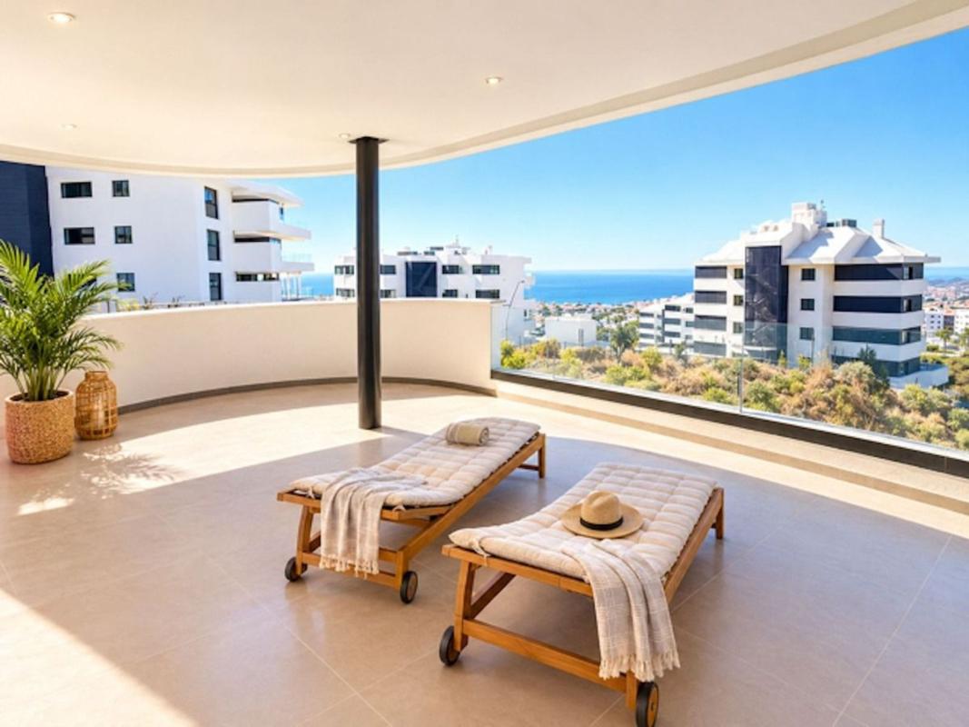 Sale of apartment in Piso en Calle Almendro del Higuerón, 16, El Higuerón - Capellanía, Benalmádena, Benalmádena
photo 1