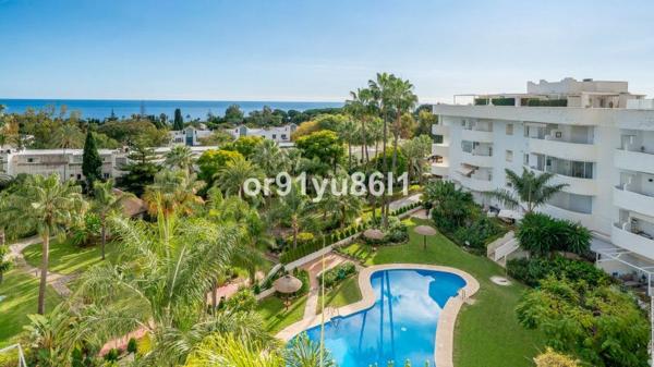 Ático en venta en Ático en Urbanizacion Marbella Real, 13, La Carolina-Guadalpín, Marbella, Marbella photo 1
