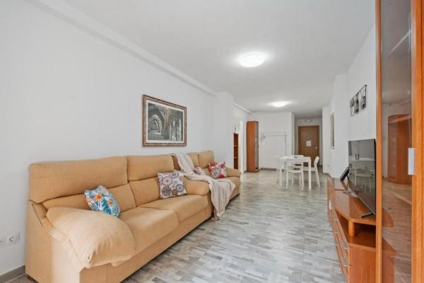 Venta de piso en Piso en Calle Carraca, 3, Victoria Eugenia, Málaga, Málaga
photo 1