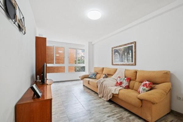 Venta de piso en Piso en Calle Carraca, 3, Victoria Eugenia, Málaga, Málaga
thumbnail 3