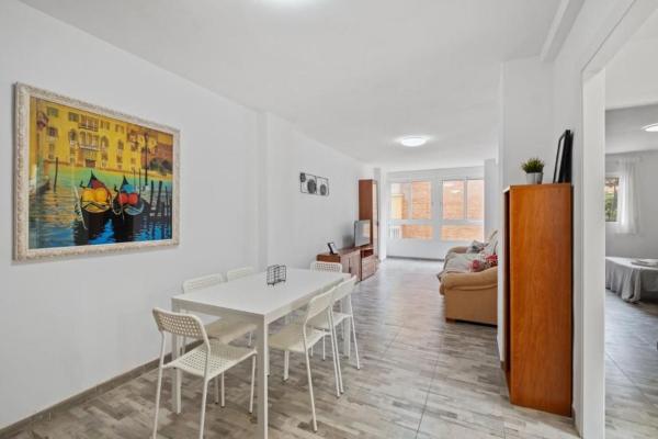 Venta de piso en Piso en Calle Carraca, 3, Victoria Eugenia, Málaga, Málaga
 photo 4