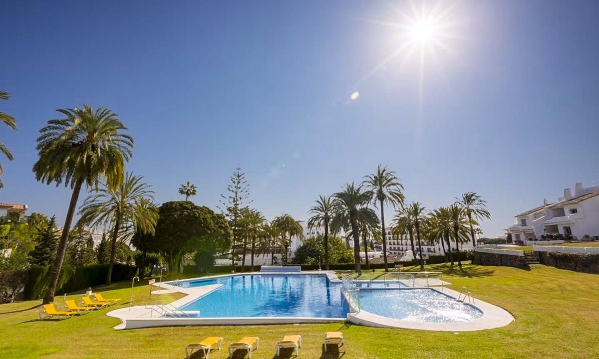Venta de piso en Piso en Gardenias Las, 5, Nueva Andalucía, Marbella, Marbella
photo 3