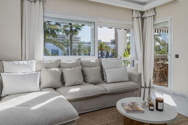 Venta de piso en Piso en Urbanización n Andal Marina, Puerto Banús, Marbella, Marbella
thumbnail 2