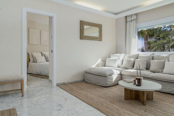 Venta de piso en Piso en Urbanización n Andal Marina, Puerto Banús, Marbella, Marbella
thumbnail 3