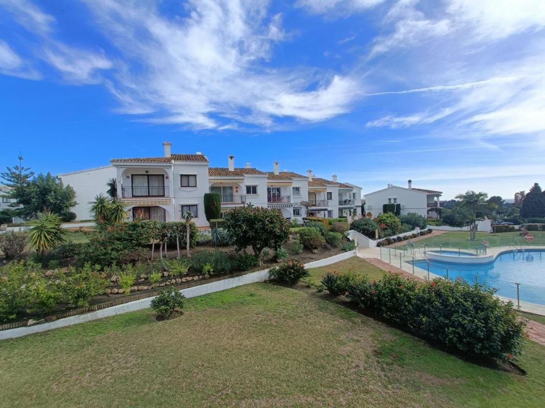 Venta de piso en Piso en El Paraíso, Benahavís, Benahavís
photo 1