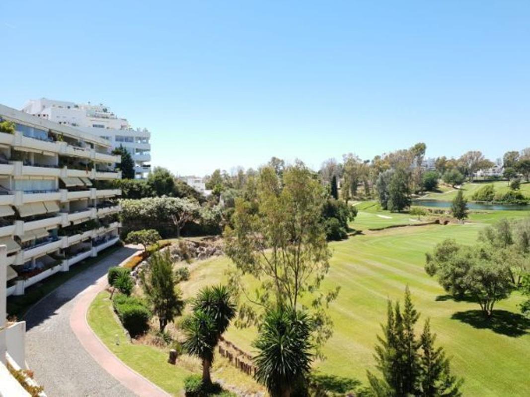 Venta de piso en Piso en Camino Cortes, Guadalmina Alta, Marbella, Marbella
photo 1