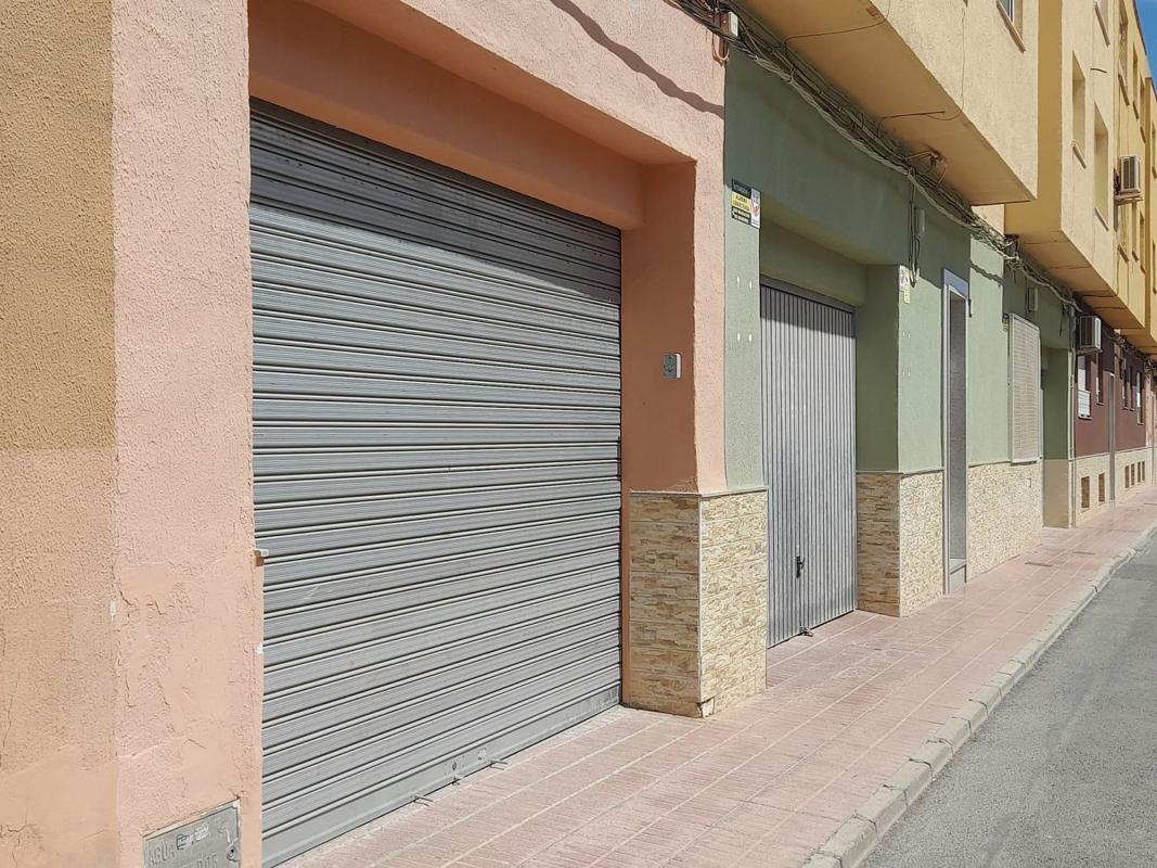 Propiedades en venta y alquiler en España photo 1