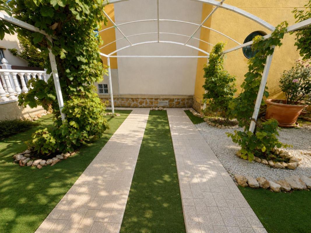 Properties for sale and rent in Spain photo 3