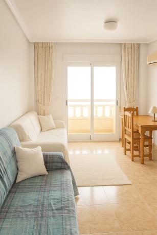 Продажа квартиры на Piso en Calle Molivent, 17, Zona Pueblo, Guardamar del Segura, Гуардамар-дель-Сегура
thumbnail 3