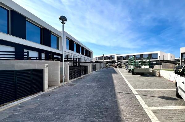 Chalet adosado en Calle de Xipre, 70, Monte y Mar, Gran Alacant thumbnail 2