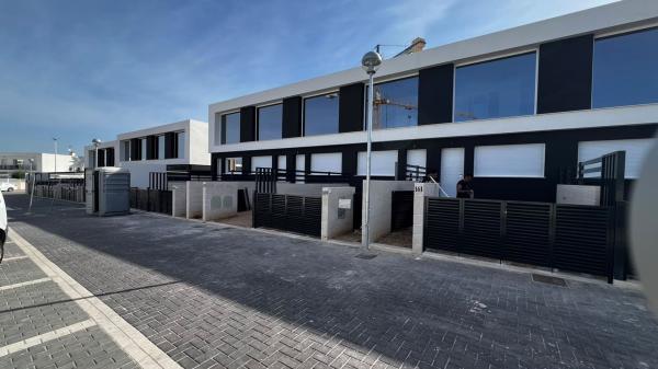 Chalet adosado en Calle de Xipre, 70, Monte y Mar, Gran Alacant thumbnail 3