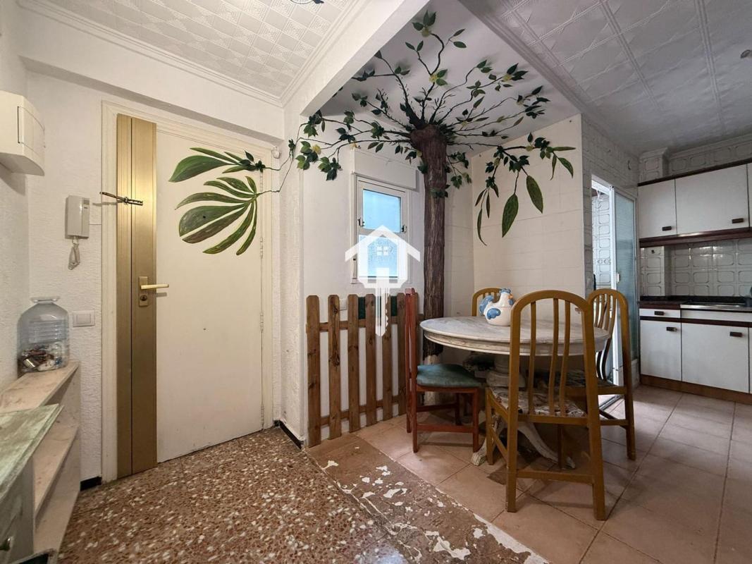 Продажа квартиры на Piso en Calle Gasset y Artime, Carolinas Altas, Alicante / Alacant, Аликанте / Алакант
 photo 2