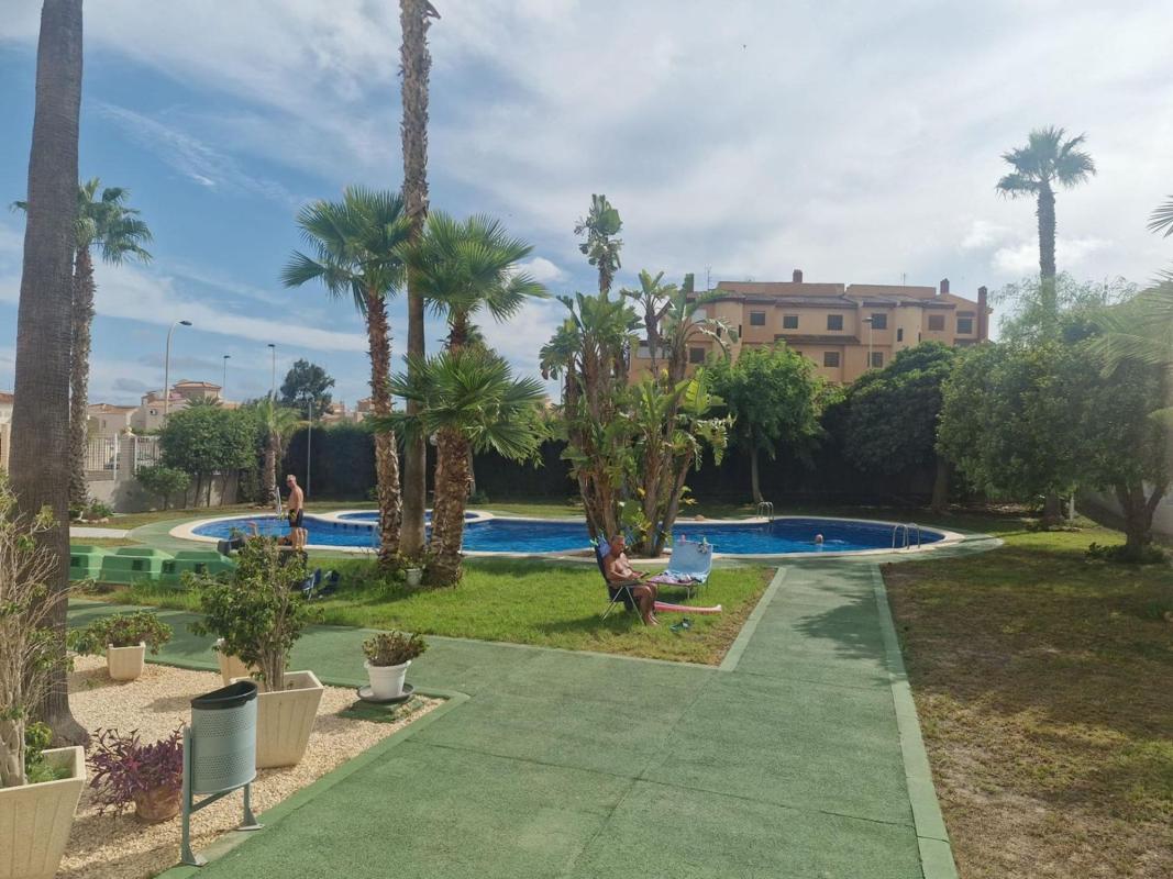 Sprzedaż mieszkania w Piso en Torreblanca, Torrevieja, Torrevieja
 photo 2
